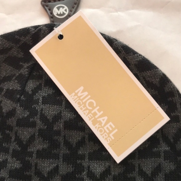 Awesome Michael Kors Hat - Picture 4 of 6